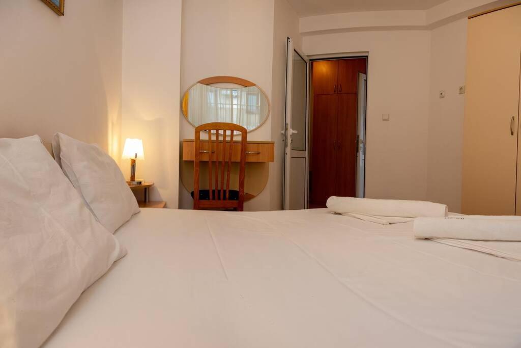 Convenient 1-Bedroom Flat Next To Harmanite Beach ソゾポル エクステリア 写真