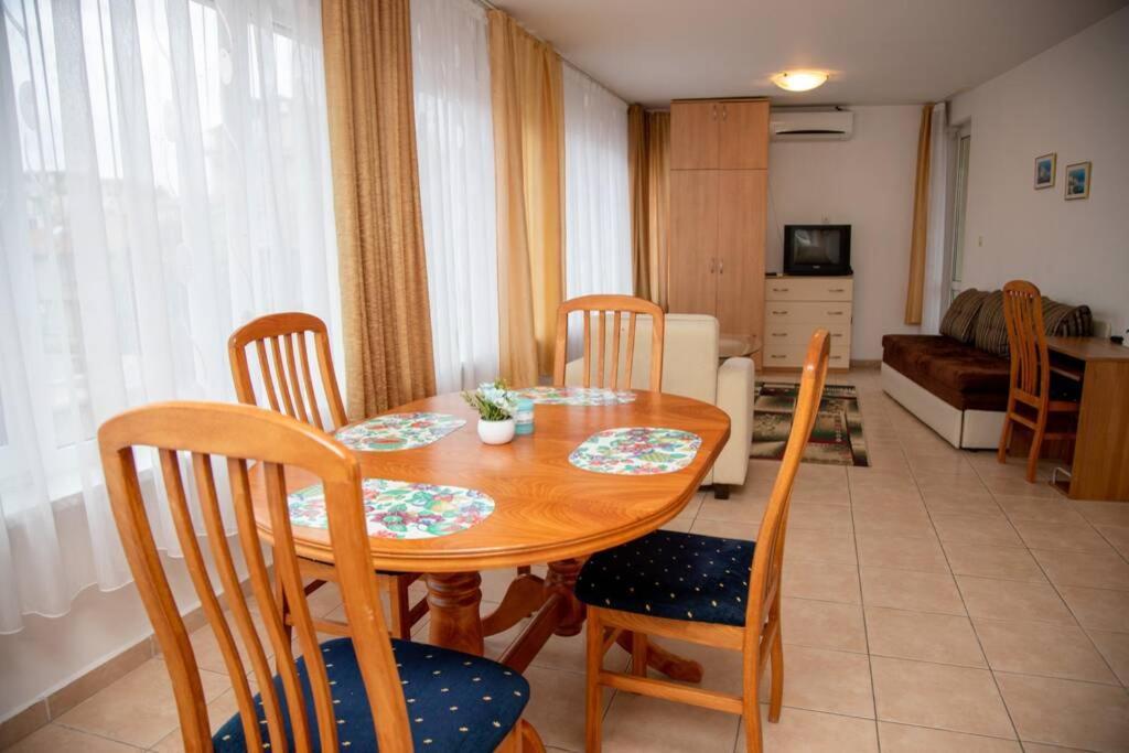 Convenient 1-Bedroom Flat Next To Harmanite Beach ソゾポル エクステリア 写真