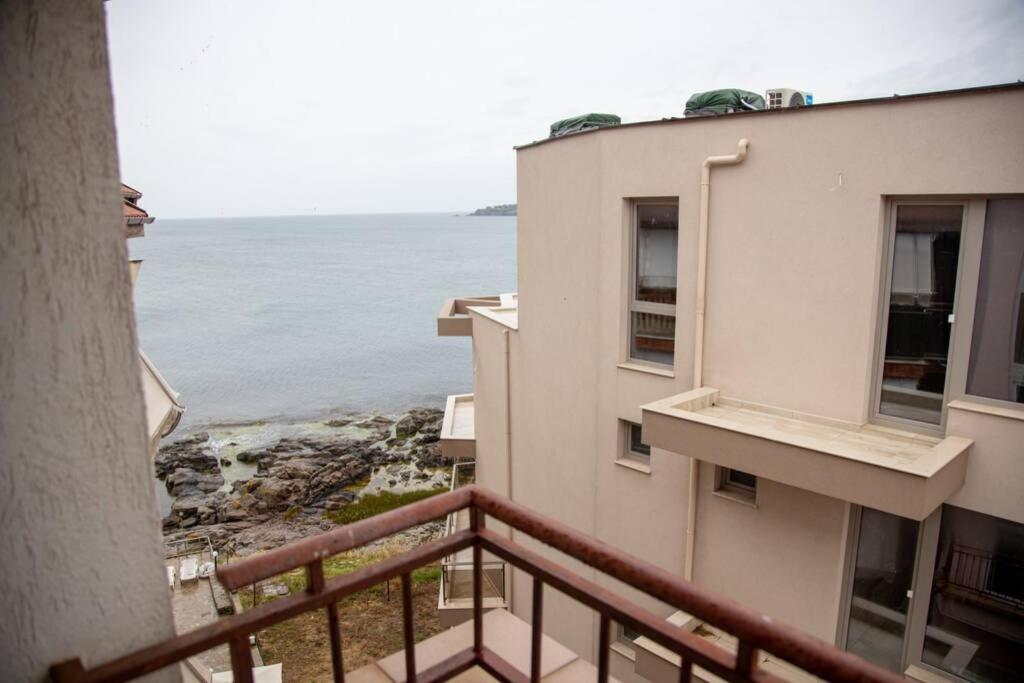Convenient 1-Bedroom Flat Next To Harmanite Beach ソゾポル エクステリア 写真