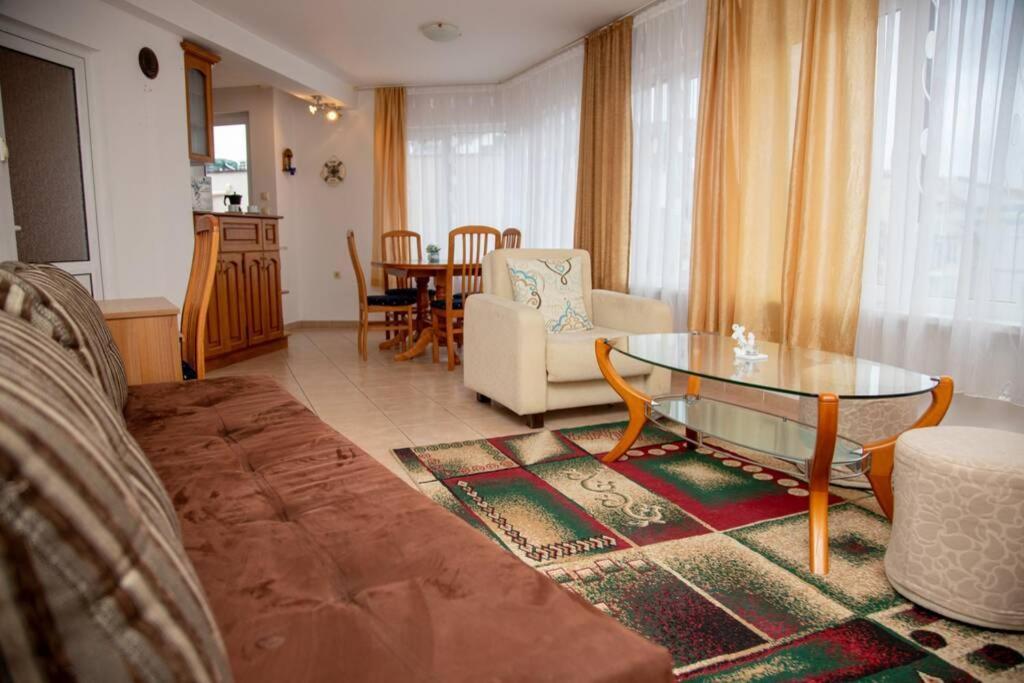 Convenient 1-Bedroom Flat Next To Harmanite Beach ソゾポル エクステリア 写真