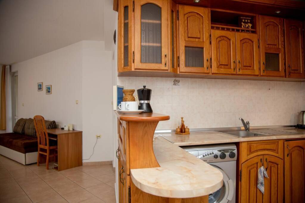 Convenient 1-Bedroom Flat Next To Harmanite Beach ソゾポル エクステリア 写真